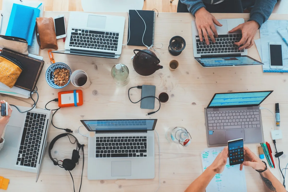 Arbeitsabläufe digitalisieren: Die 5 häufigsten Engpässe in KMU